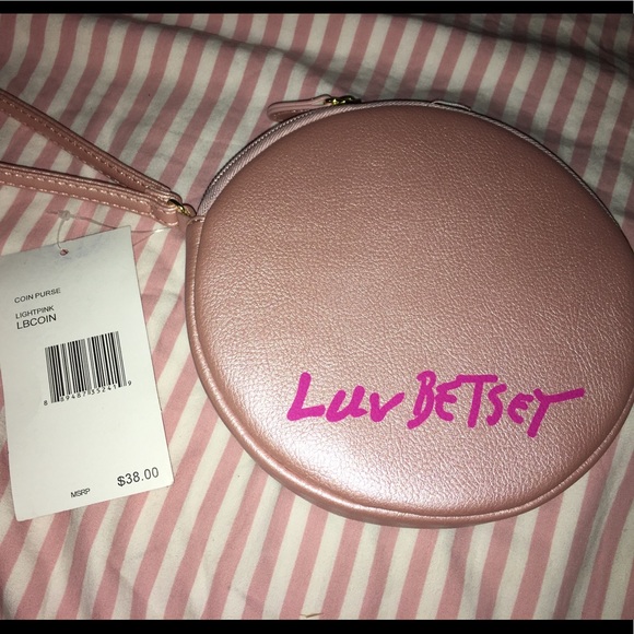 🌈Betsy Johnson Rainbow Wristlet🌈 - Picture 4 of 5